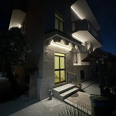 Le Muse Oda ve Kahvaltı 4*