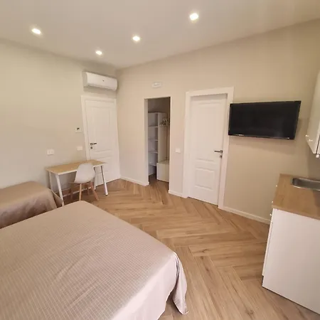 Le Muse Oda ve Kahvaltı 4*